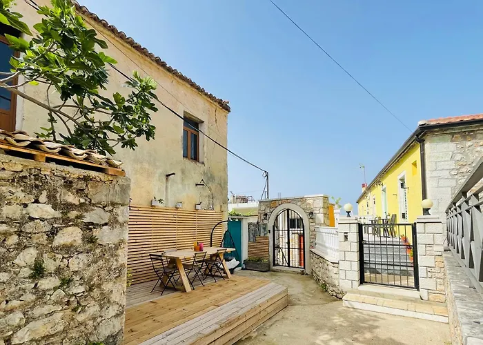 Guesthouse Near The Castle Of Himare